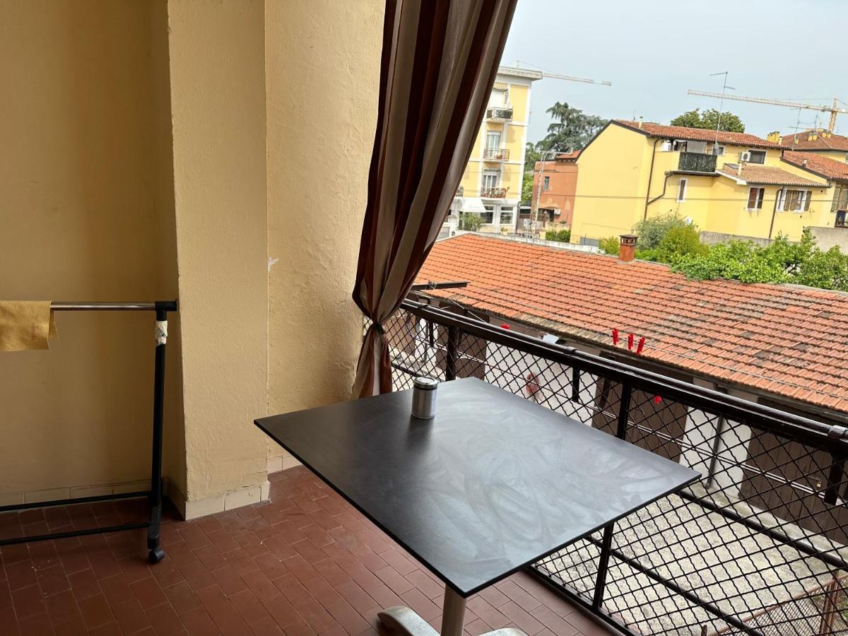 Appartamento via centro Verona Esterno foto